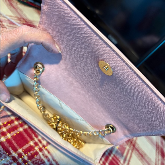 Bebe Pink Embossed Crossbody with Gold Chain NWT - Picture 6 of 6
